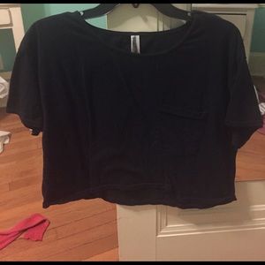 Cropped Black pocket Tee