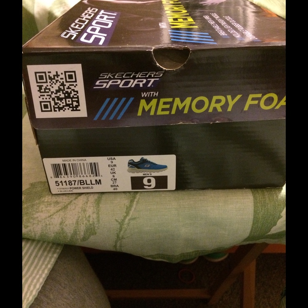 Skechers sport memory foam athletic shoe. - Picture 5 of 5