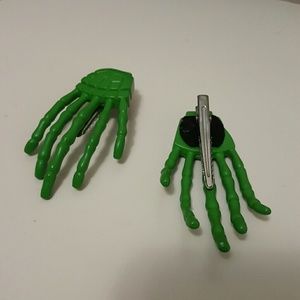 Zombie hand hair pins
