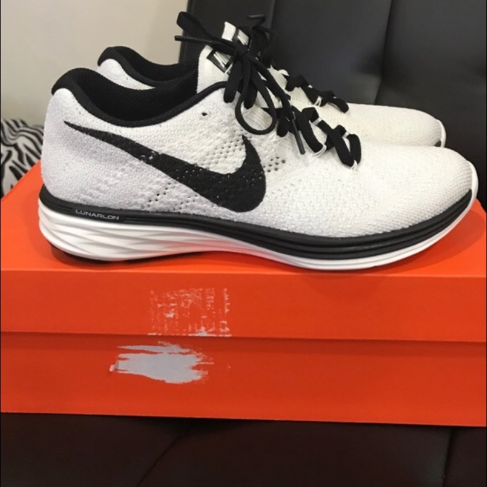 BRAND NEW- FINAL PRICE- Nike flynit lunar3