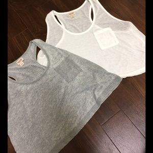 Mossimo loose fitted crop top. Grey and white.