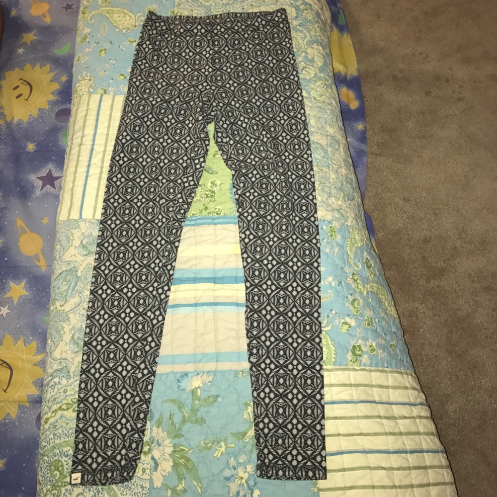 Hollister high waisted patterned leggings