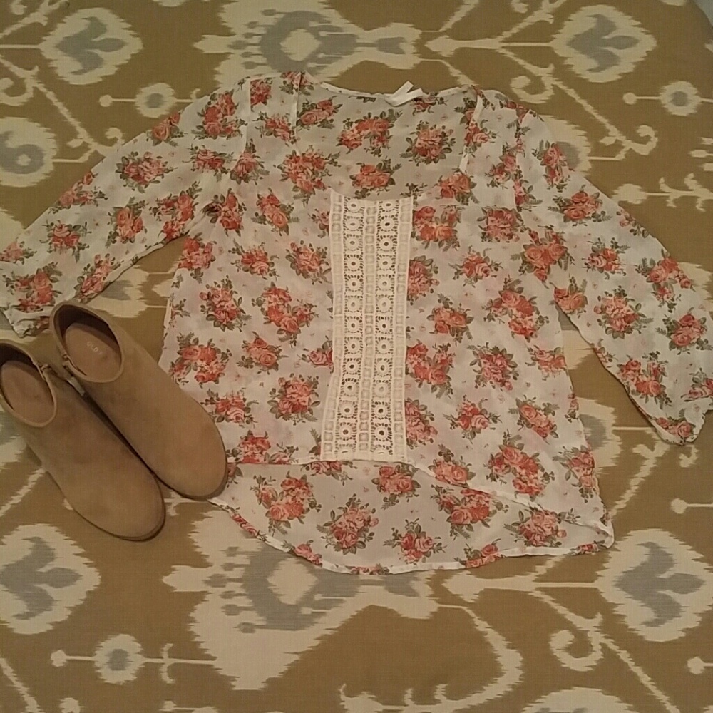 {Wallflower} Floral Sheer Top