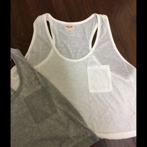 Mossimo loose fitted crop top. Grey and white.