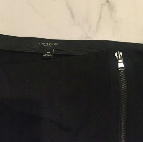 Ann Taylor zipper front skirt - Picture 4 of 4