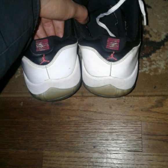 Jordan 11s tuxedo - Picture 3 of 3