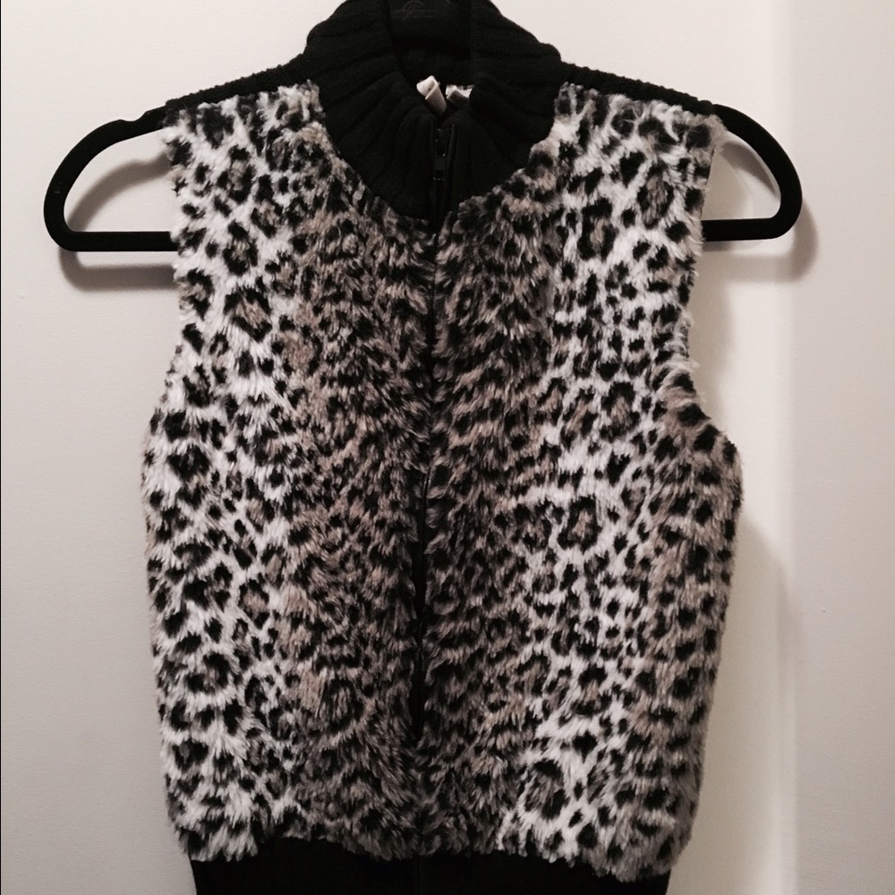FRANCESCAS// GUC leopard printed fur vest