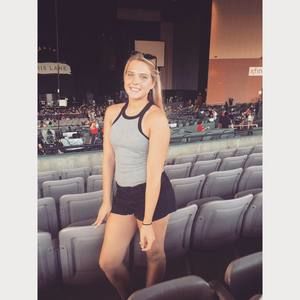 Meet your Posher, Rebecca