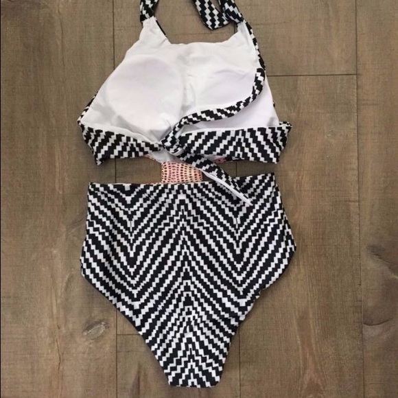 ✨HP✨Tribal Print Cutout One-Piece Swimwear✨ - Picture 6 of 6