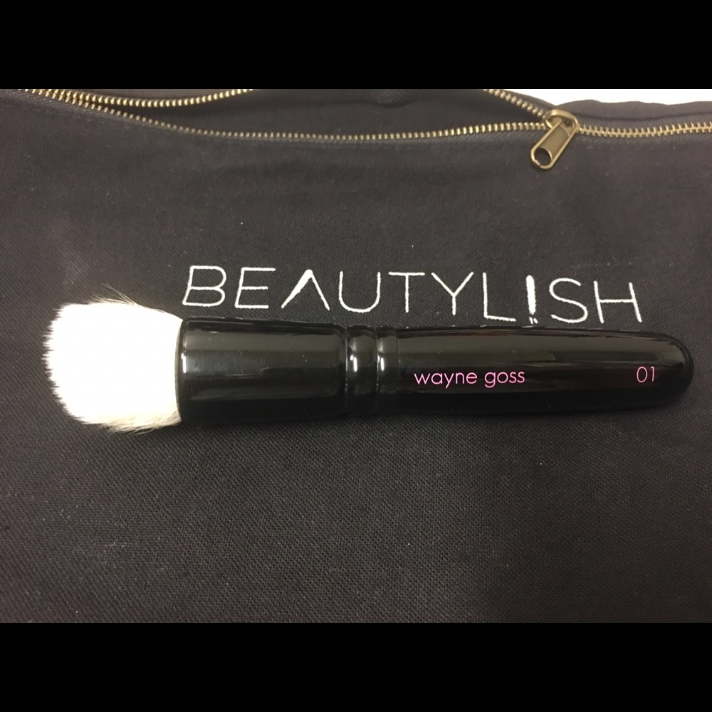 Wayne Goss Anniversary collection foundation brush