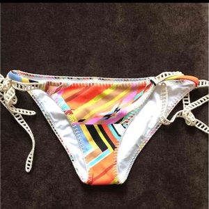 Victoria's Secret bikini bottom L Victoria's Secret bikini bottom L