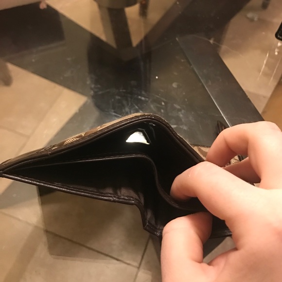 Small coach wallet!! NWOT - Picture 4 of 4