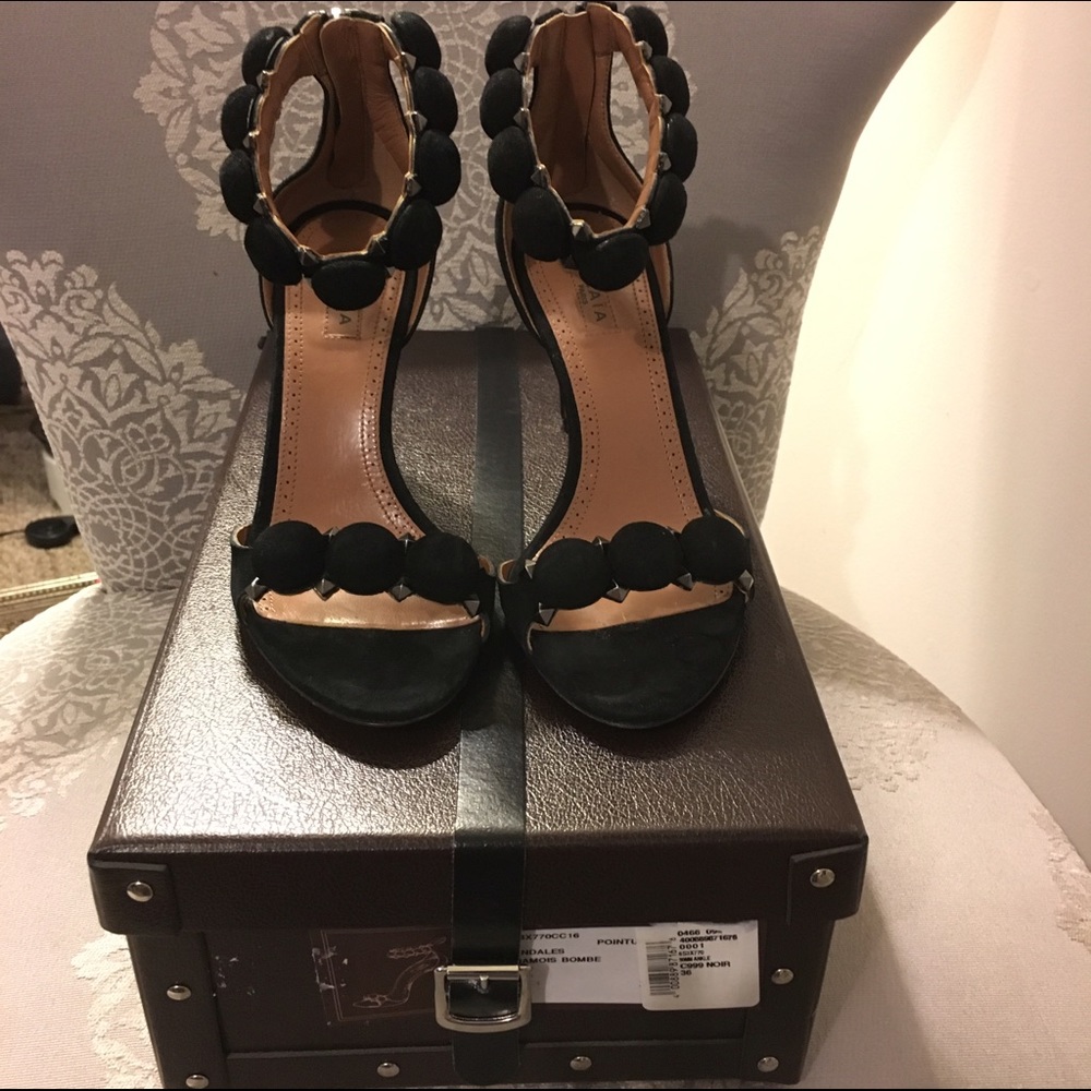 Alaia Chamois Bombe black suede 90mm sandals sz 36