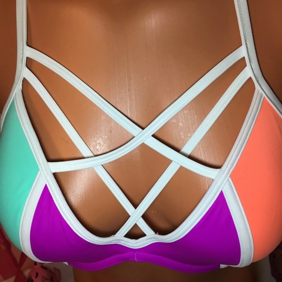 NEW VS STRAPPY FRONT PUSH UP TOP SWIM - Picture 3 of 5