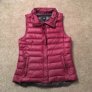 DONATING 02.14 ❤️❤️❤️ Gap down vest