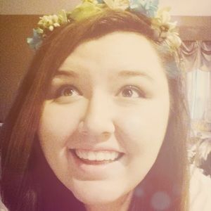 Meet your Posher, Alicia