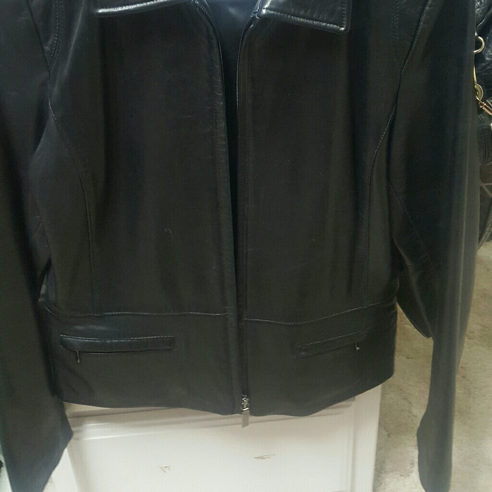Leather jacket - Picture 2 of 2