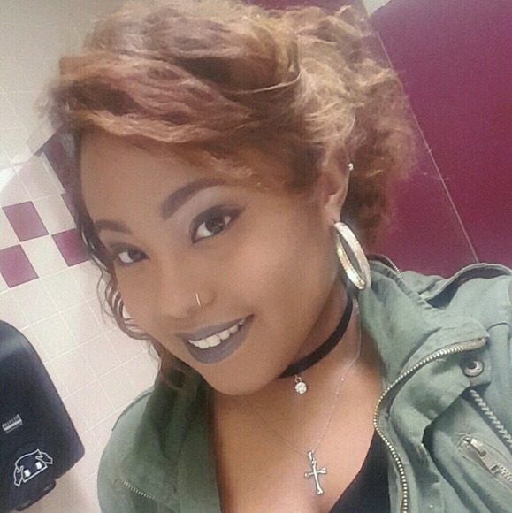 Meet Your Posher, Ebony - Picture 1 of 1