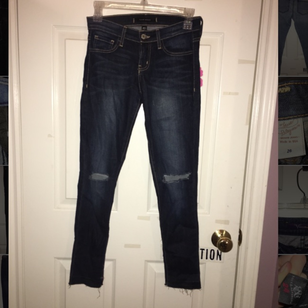 Skinny jeans with rips