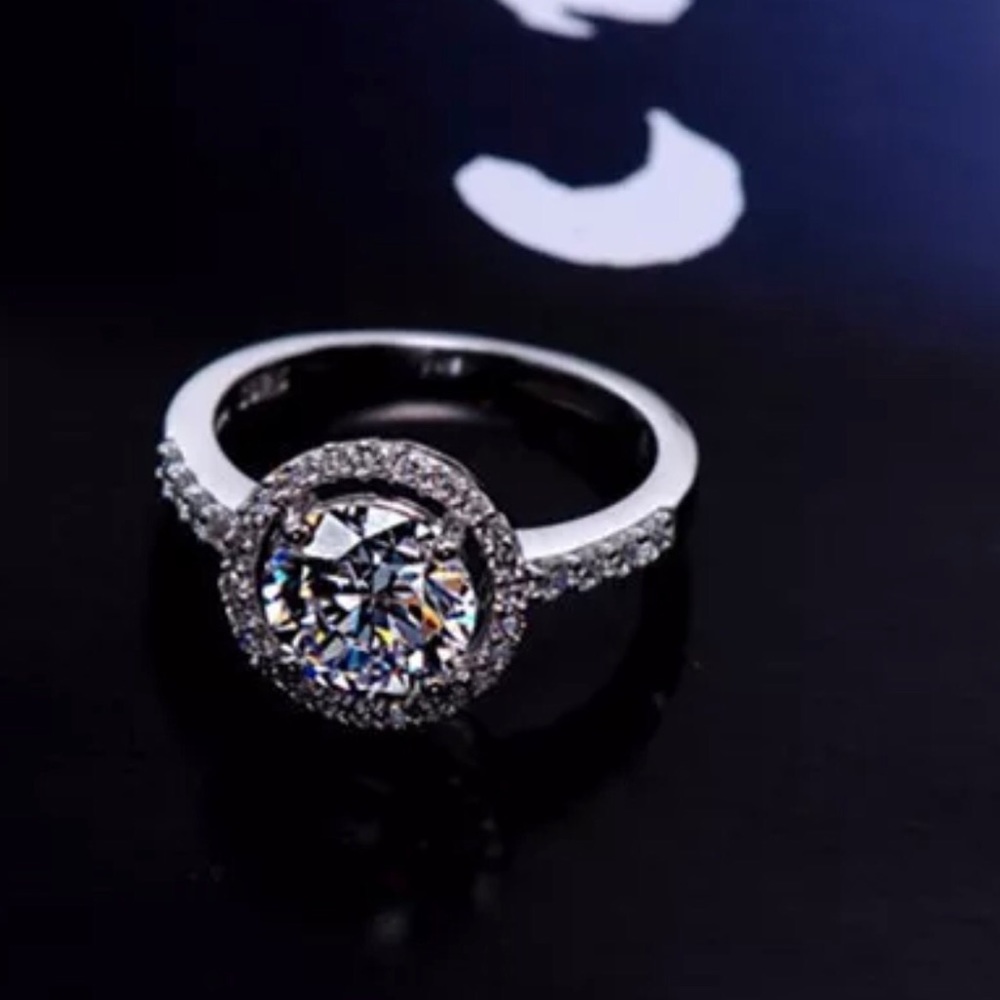 Beautiful Diamond cz 925 Silver Ring - Picture 2 of 3