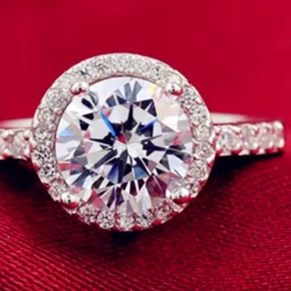 Beautiful Diamond cz 925 Silver Ring - Picture 3 of 3