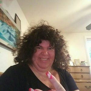 Meet your Posher, Debbie