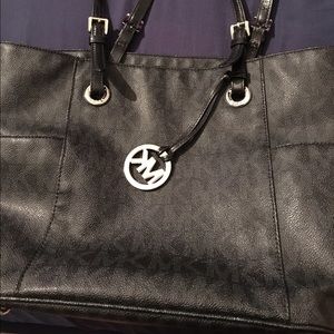 Michael Kors Logo Jet Set Tote