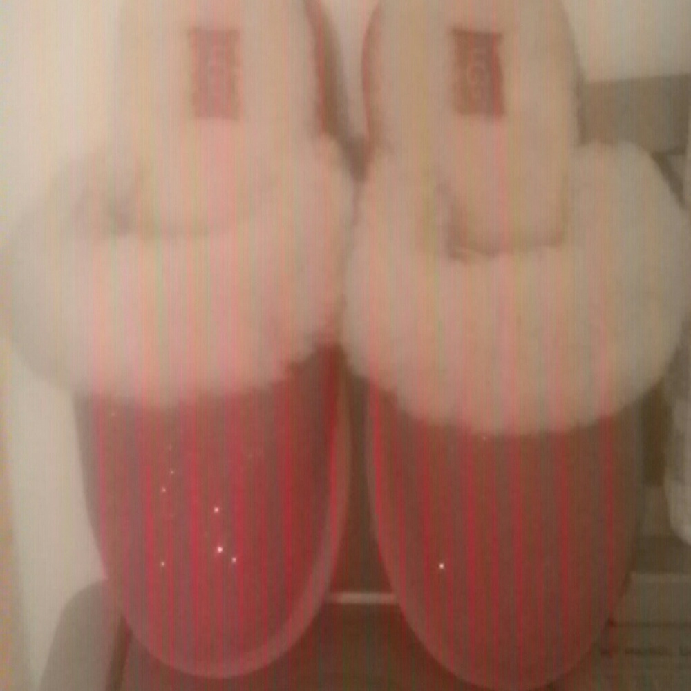 Uggs slippers