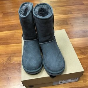 Grey Classic Short Uggs II