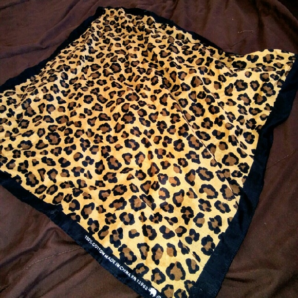 Vintage Accessories - COTTON Animal Print Bandana Vintage Accessories - COTTON Animal Print Bandana