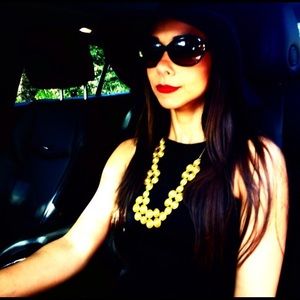 Meet your Posher, Aurabella