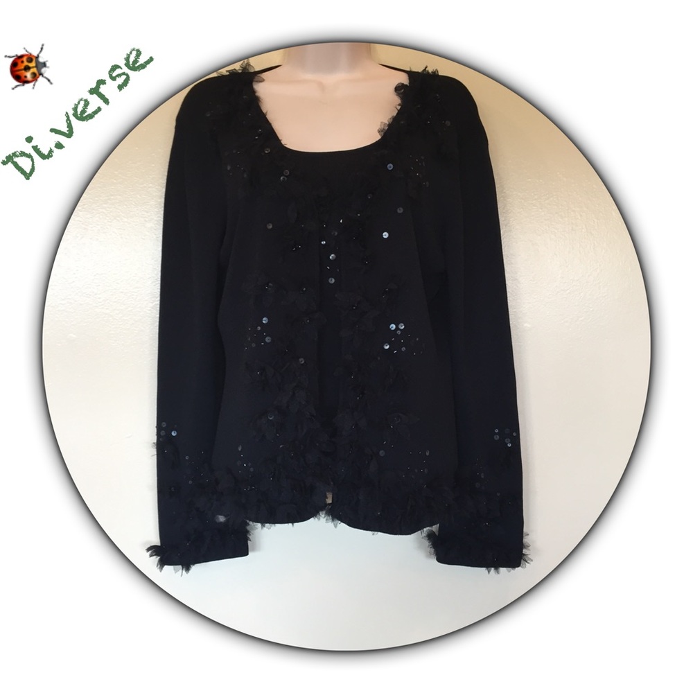 Nylon sweater set blk w flowers & sequins sz M