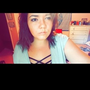 Meet your Posher, Nicole