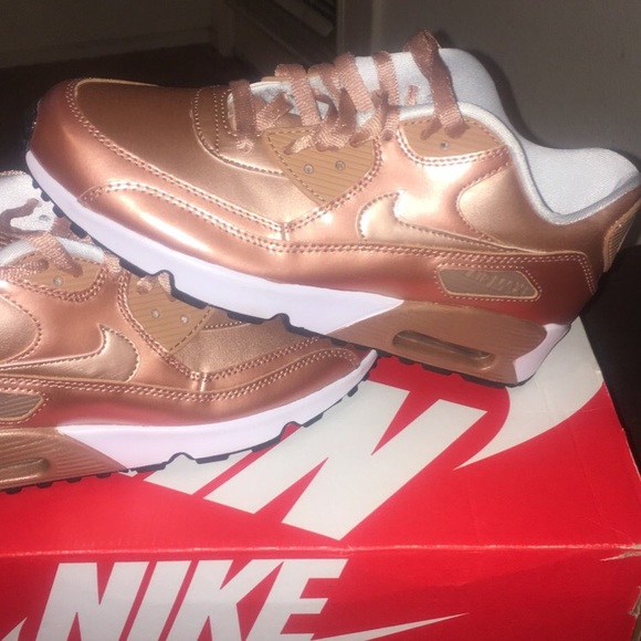 Shoes - Red bronze Nike air max!! 😍😍😍