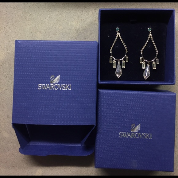 Swarovski chandelier earrings - Picture 3 of 4