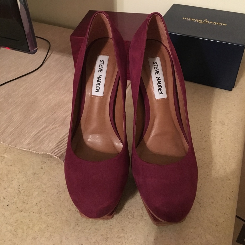 Steve Madden burgundy Heels
