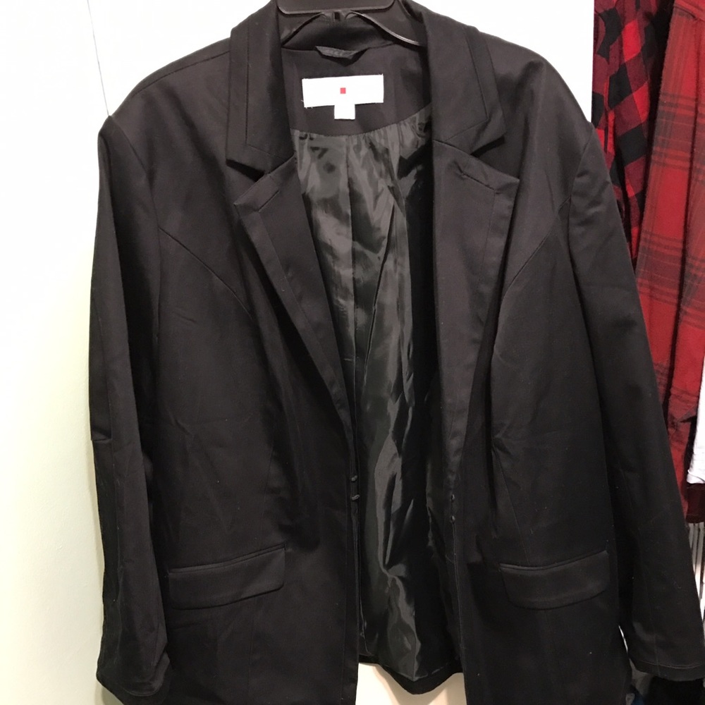 Black silky blazer from Avenue! (New without tags)