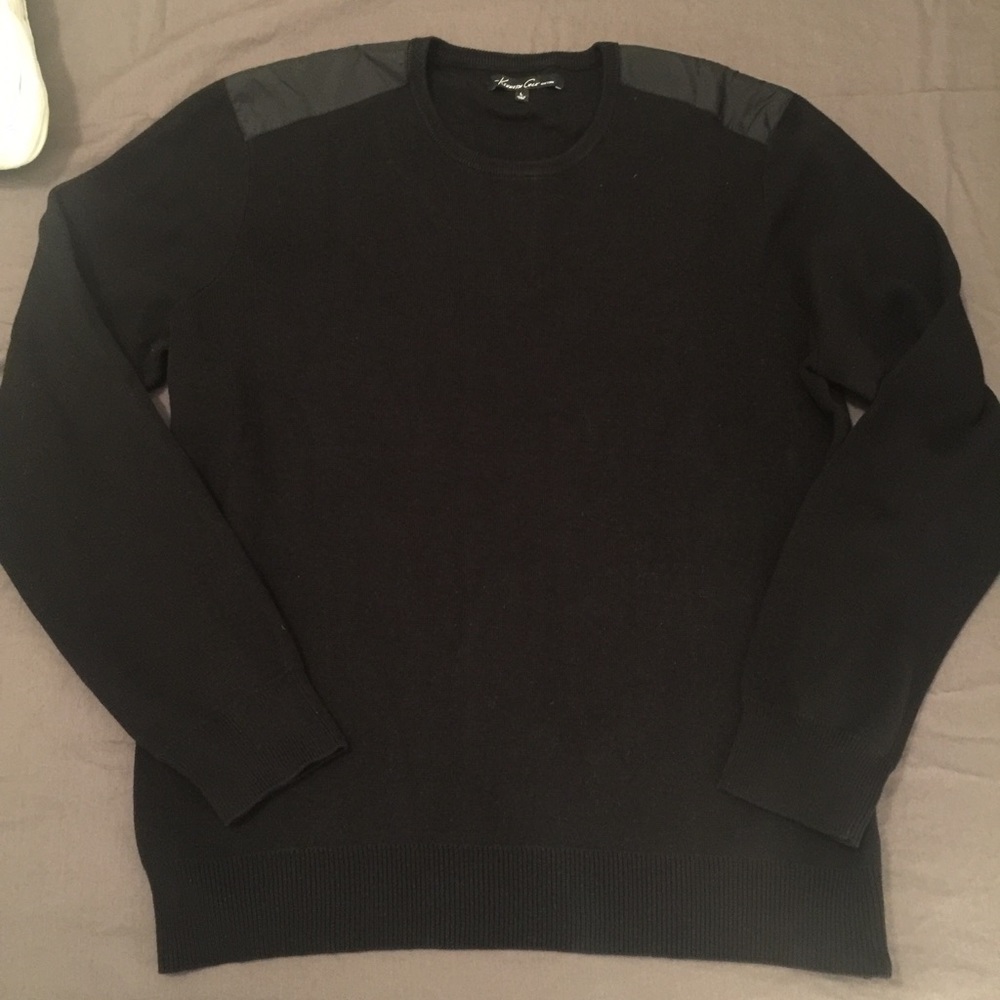 Kenneth Cole Sweater size Large!! NEW