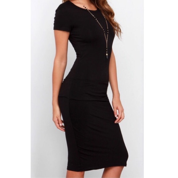 ✨LAST ONE✨Black cap sleeves midi dress - Picture 3 of 7