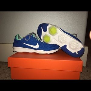 NIKE TRAINING ZOOM FIT SHOES
