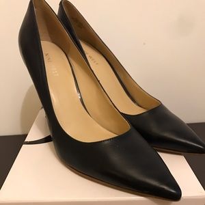 Nine West Navy pumps