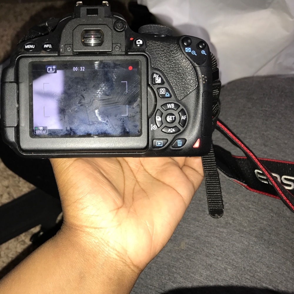 Canon t5i - Picture 4 of 4