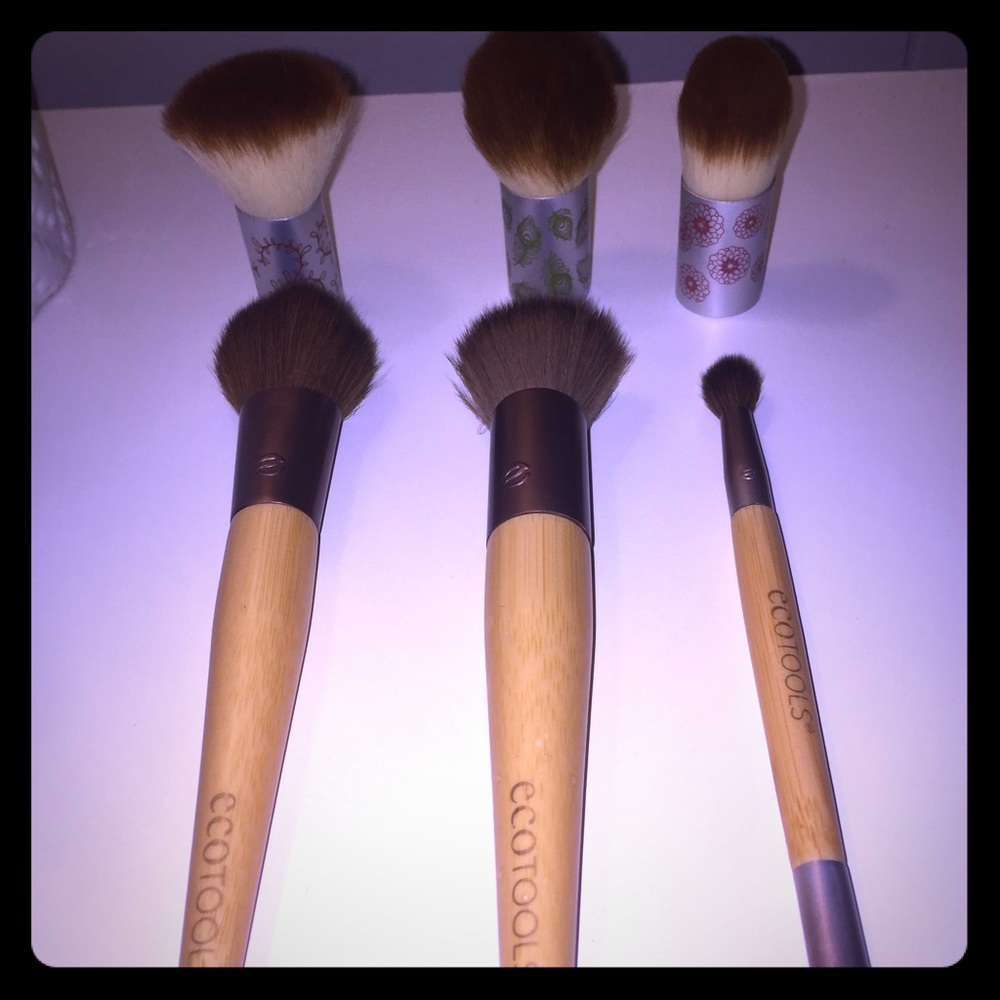 6 eco tools brushes!
