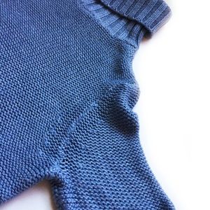 KNIT TURTLENECK