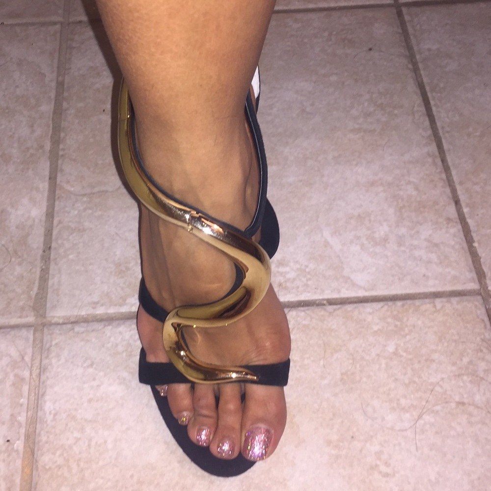 Authentic giuseppe zanotti shoes size 40 .
