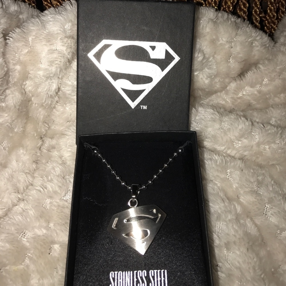 🚨FLASH SALE🚨Stainless steel super man necklace