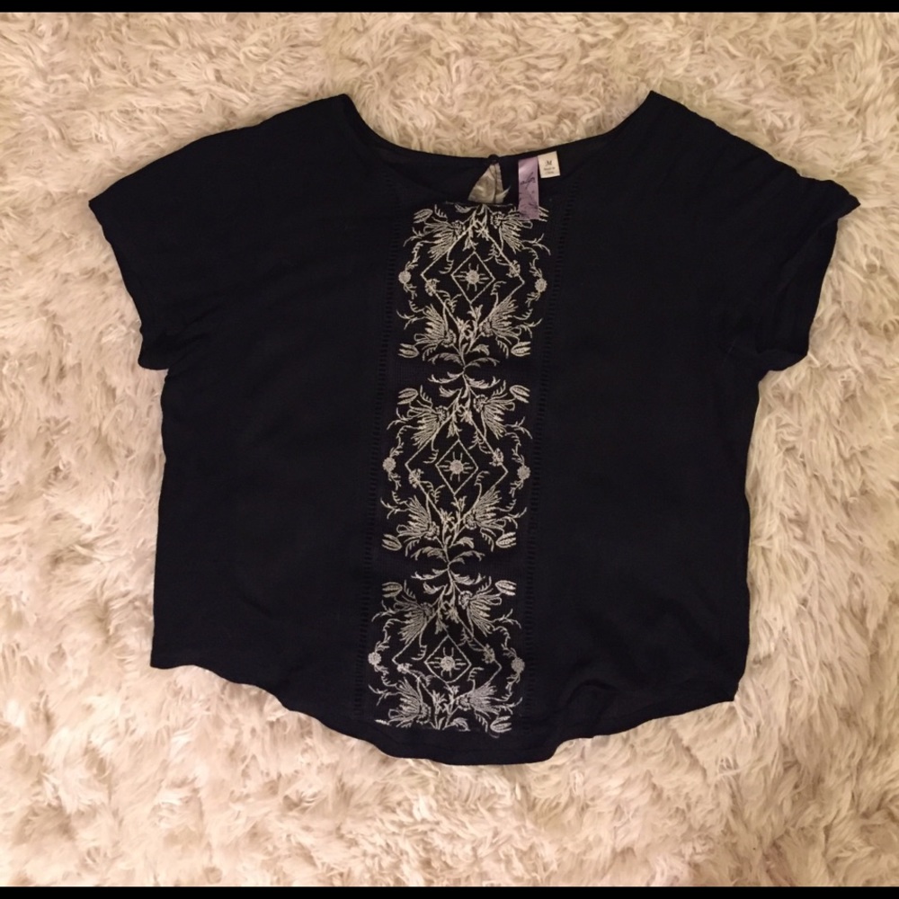 Detailed Crop Top