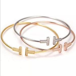 🆕T-Paved Gold Bangle Bracelet