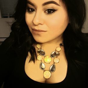 Meet your Posher, Edith