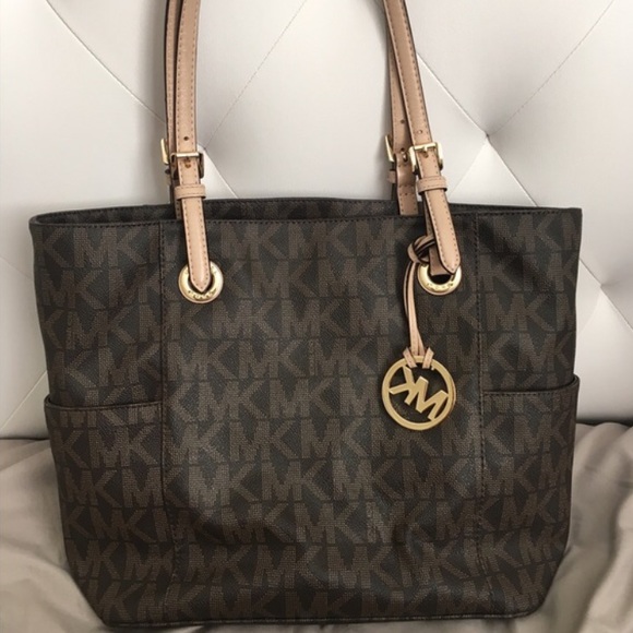 Michael Kors Handbags - Michael Kors jet set tote